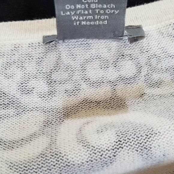 Ann Taylor Factory B/W Boho Print Cardigan Size Medium - Picture 8 of 8